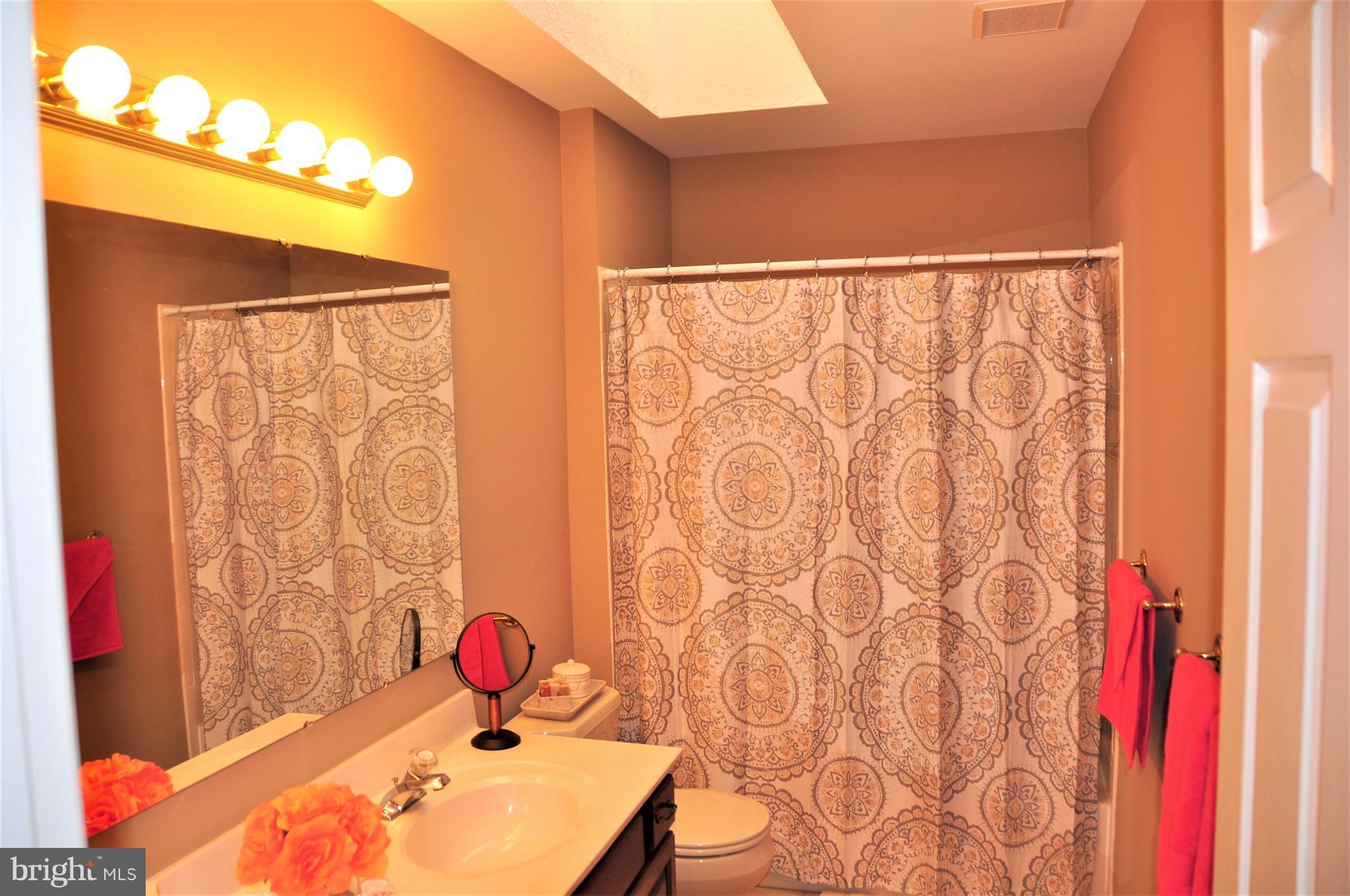 9009 Scott Street Springfield, VA 22153 - Photo 28 of 30 Bath