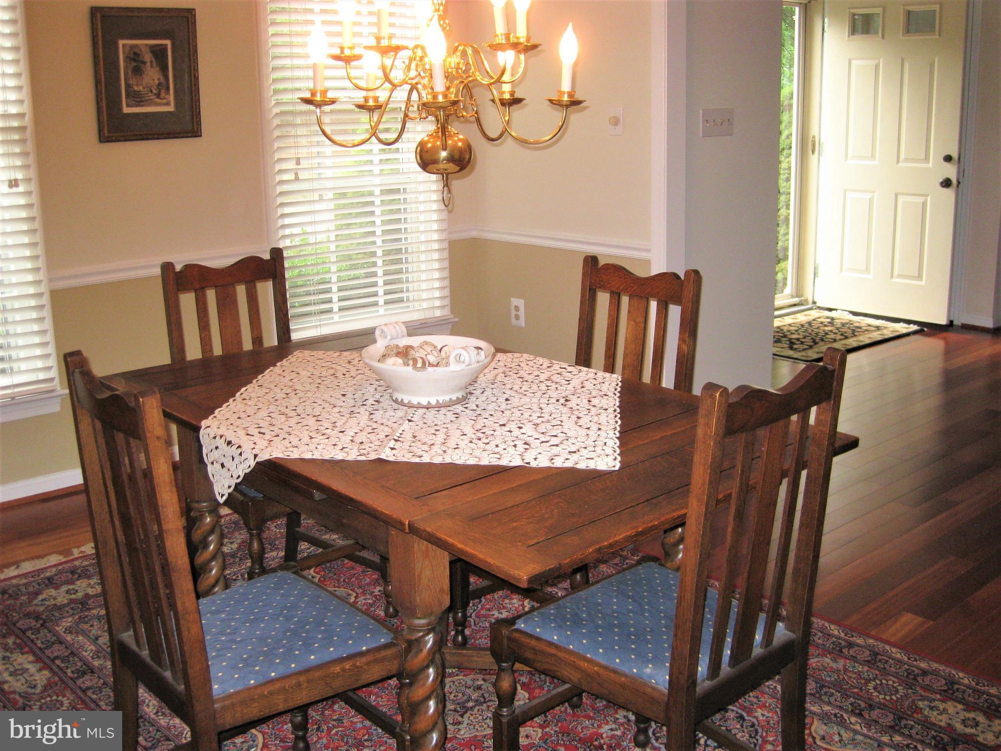 9009 Scott Street Springfield, VA 22153 - Photo 8 of 30 Dining Room