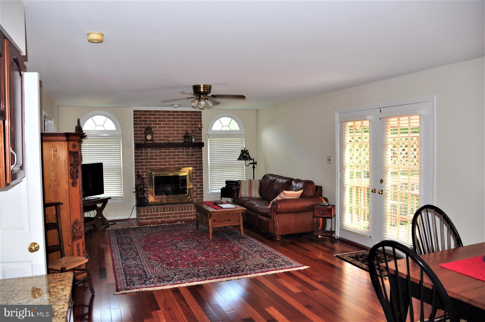 9009 Scott Street Springfield, VA 22153 - Photo 9 of 30 Family Room