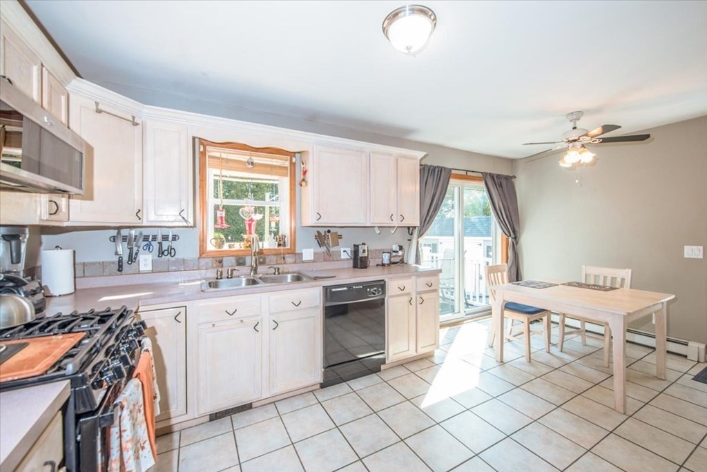 2 Shade Tree Lane Acushnet, MA 02743 - Photo 4 of 38