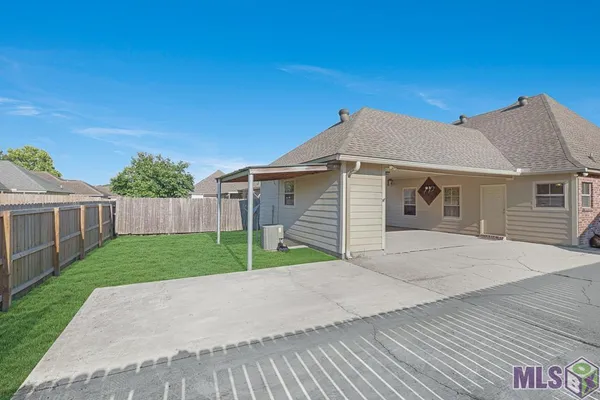 $1,900 | 40433 Crossgate Place, Gonzales, LA 70737