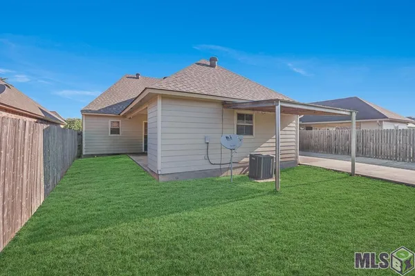 $1,900 | 40433 Crossgate Place, Gonzales, LA 70737