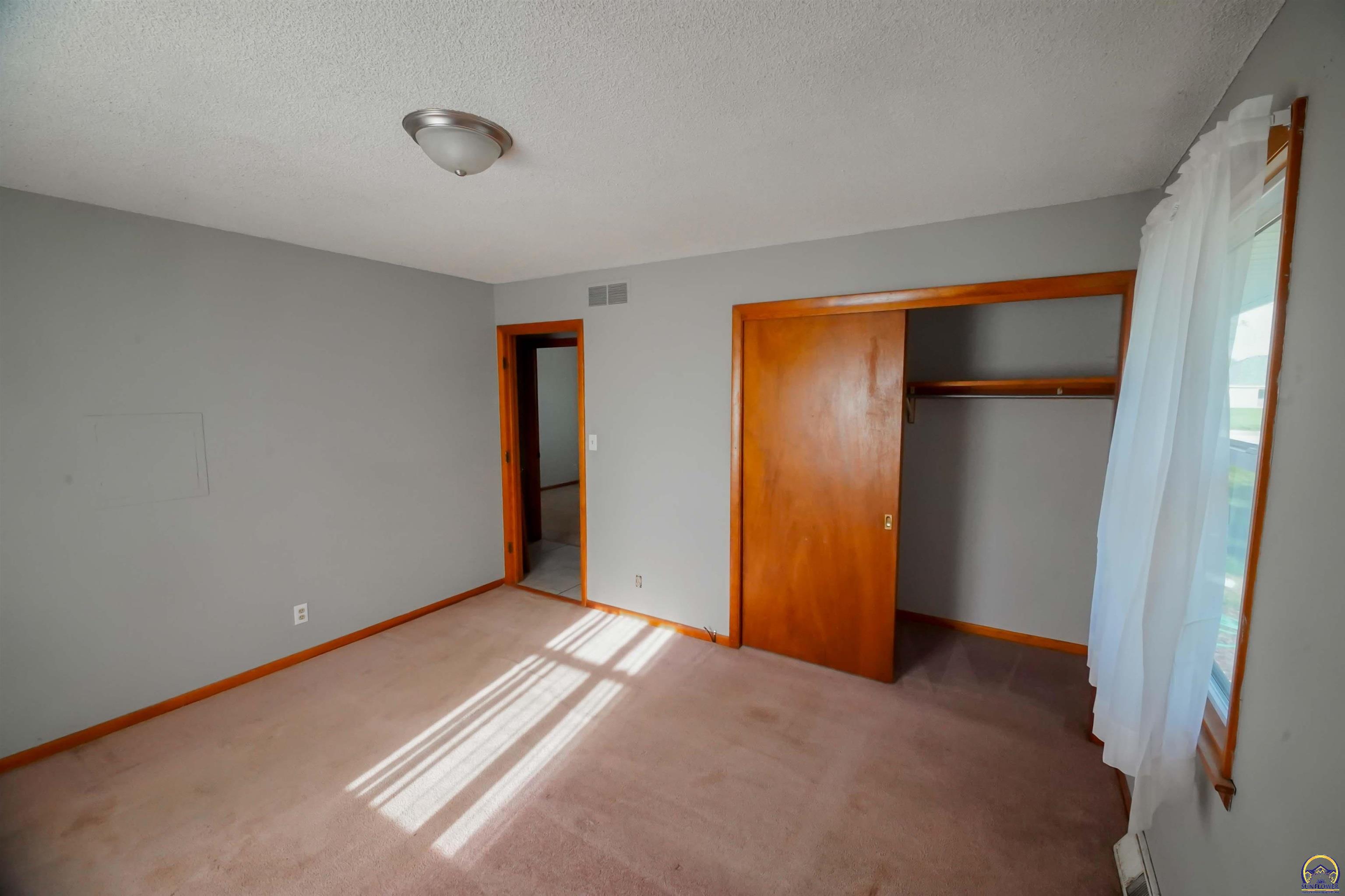 3525 Southeast Croco Road Topeka, KS 66605 - Photo 15 of 26