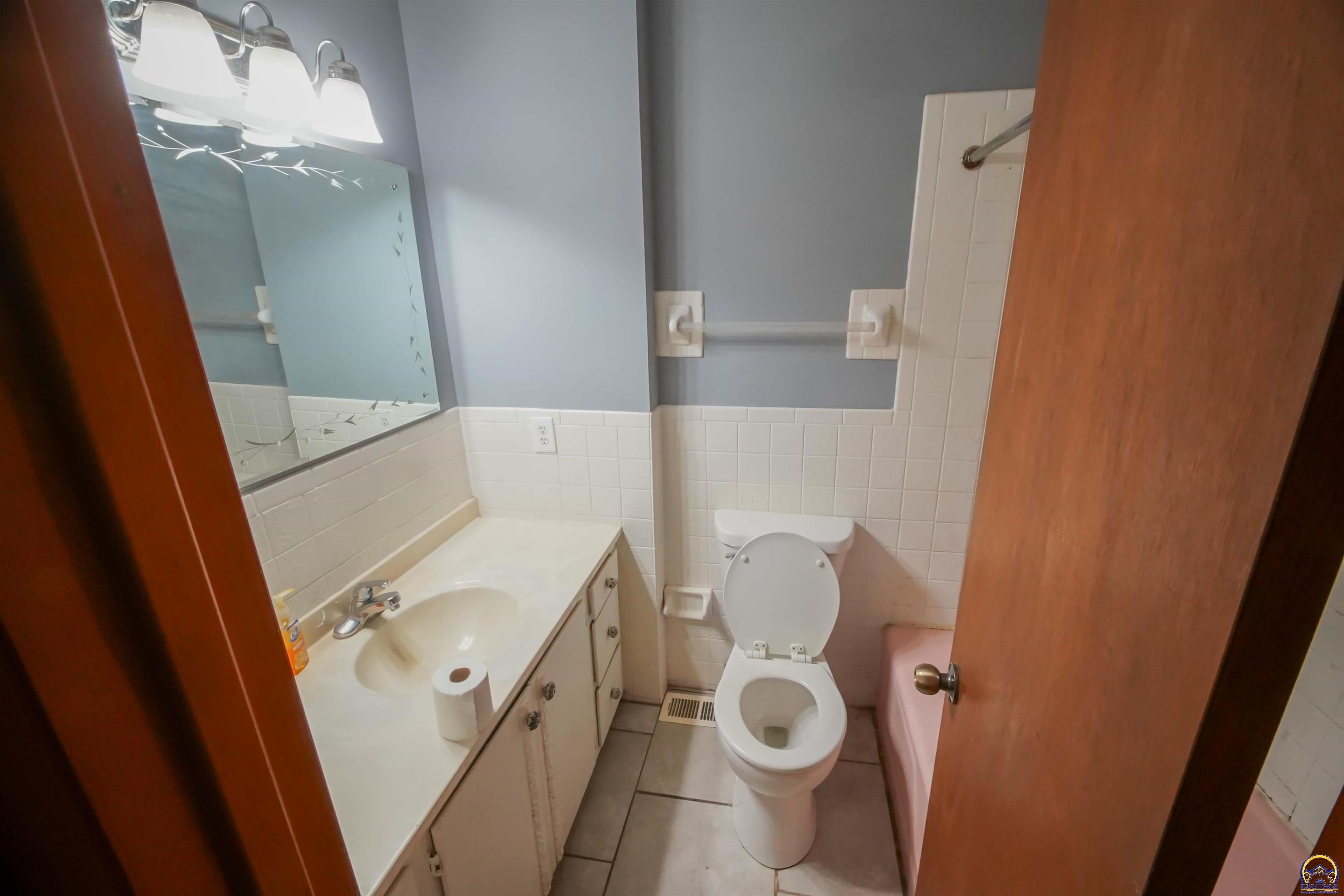 3525 Southeast Croco Road Topeka, KS 66605 - Photo 18 of 26