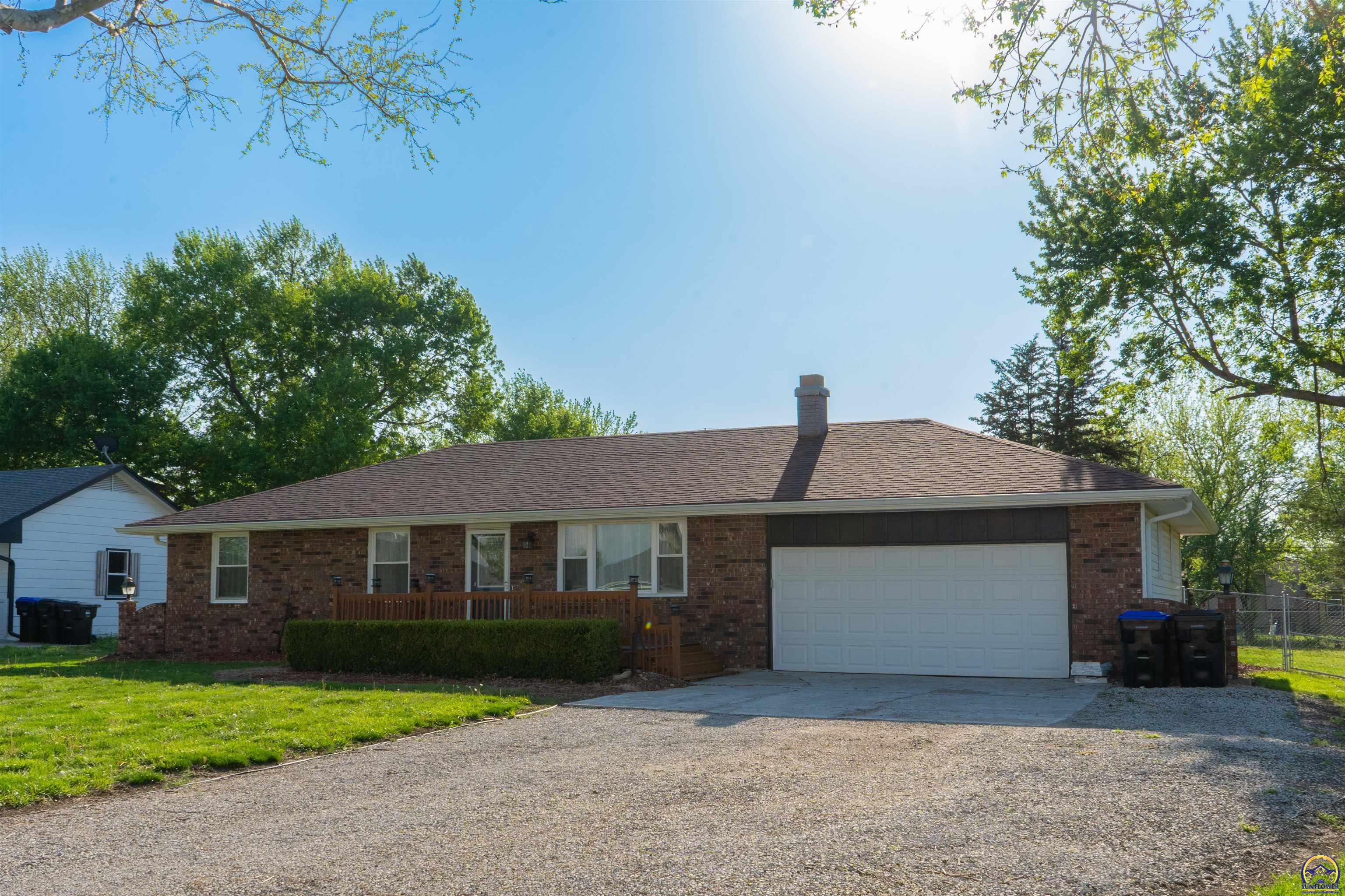 3525 Southeast Croco Road Topeka, KS 66605 - Photo 2 of 26