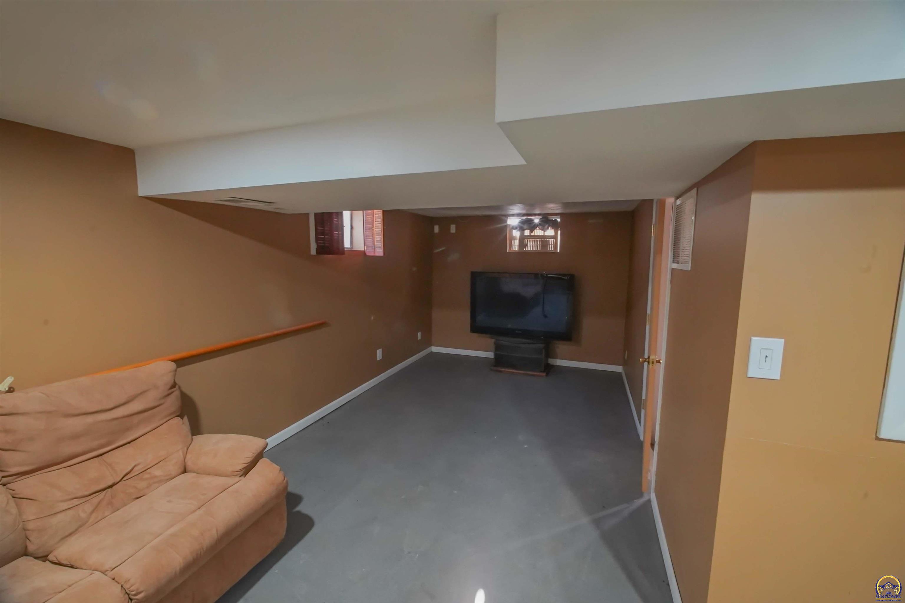 3525 Southeast Croco Road Topeka, KS 66605 - Photo 25 of 26