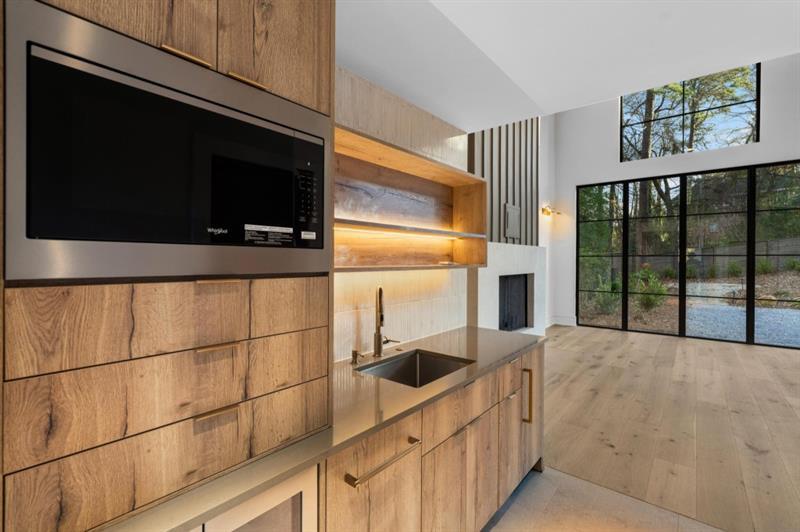 843 Yorkshire Road Northeast Atlanta, GA 30306 - Photo 8 of 62 Gallery Image 8