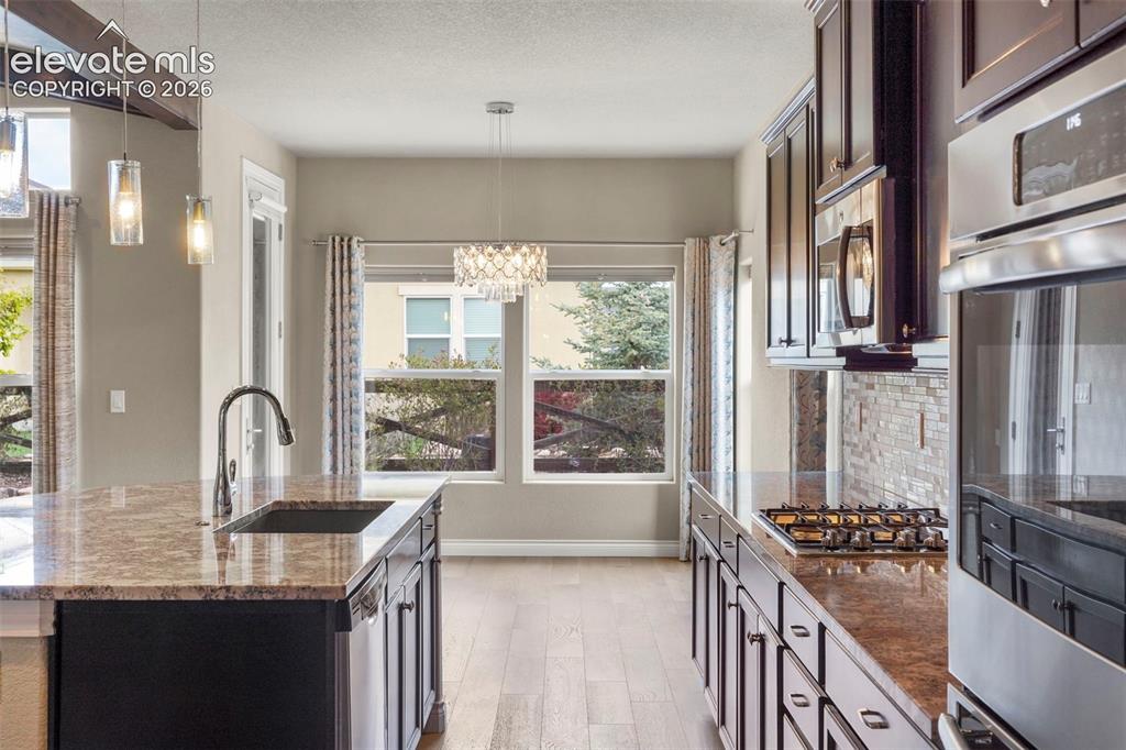 7215 Rim Bluff Lane Colorado Springs, CO 80927 - Photo 15 of 38