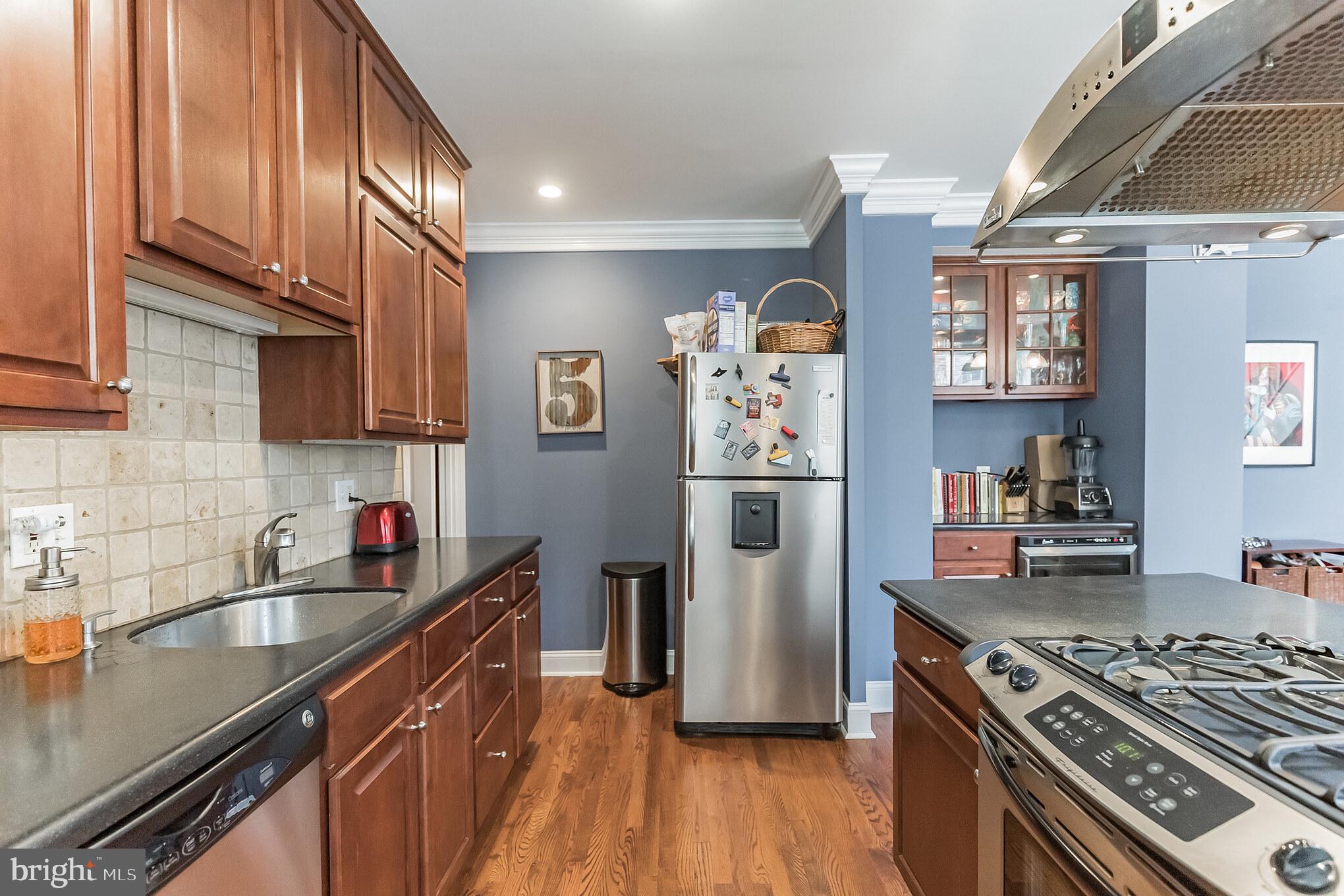 755 South 3rd Street, Unit B Philadelphia, PA 19147 - Photo 8 of 20 Gallery Image 8