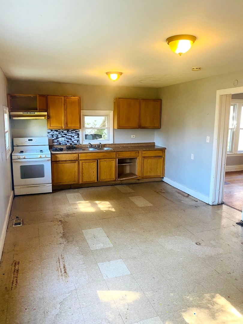 8317 South Aberdeen Street Chicago, IL 60620 - Photo 9 of 18