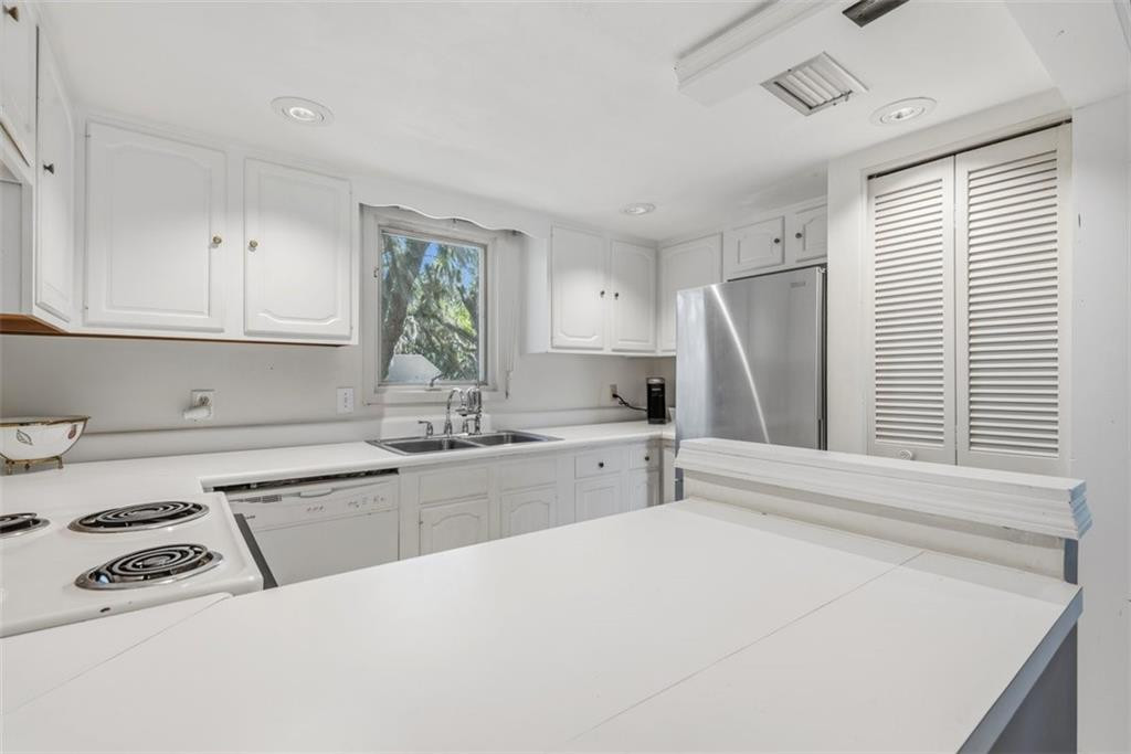 658 North Golf Villa Road St. Simons Island, GA 31522 - Photo 11 of 28 Photo 11