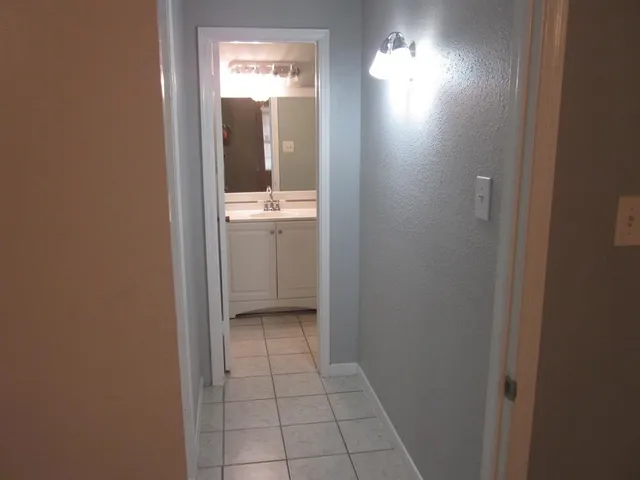 $108,000 | 9797 Leawood Boulevard, Unit 1411, Houston, TX 77099