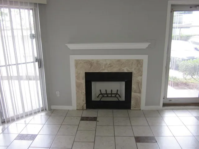 $108,000 | 9797 Leawood Boulevard, Unit 1411, Houston, TX 77099