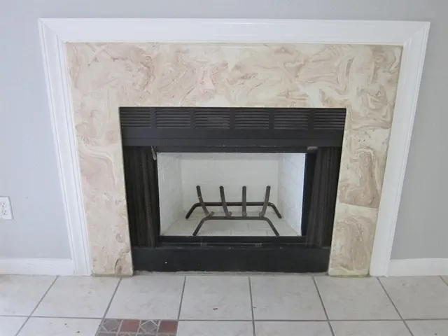 $108,000 | 9797 Leawood Boulevard, Unit 1411, Houston, TX 77099