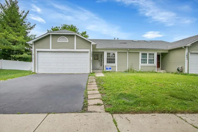 $2,850 | 1645 Estate Circle, Unit 1645, Naperville, IL 60565