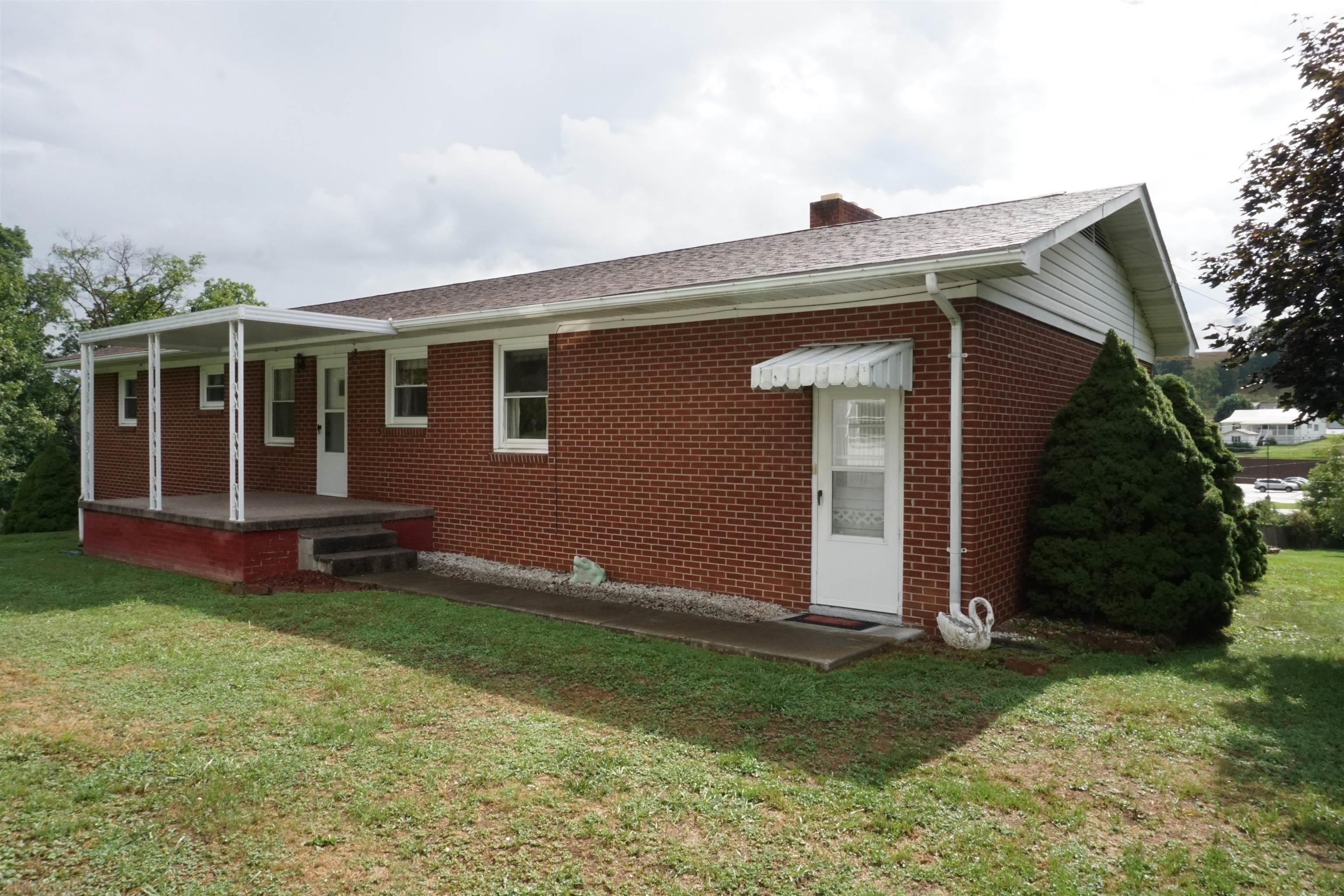 149 Whitlow Road Narrows, VA 24124 - Photo 7 of 62 Gallery Image 7