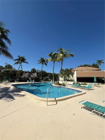 $2,000 | 8261 Southwest 128th Street, Unit 205, Pinecrest, FL 33156