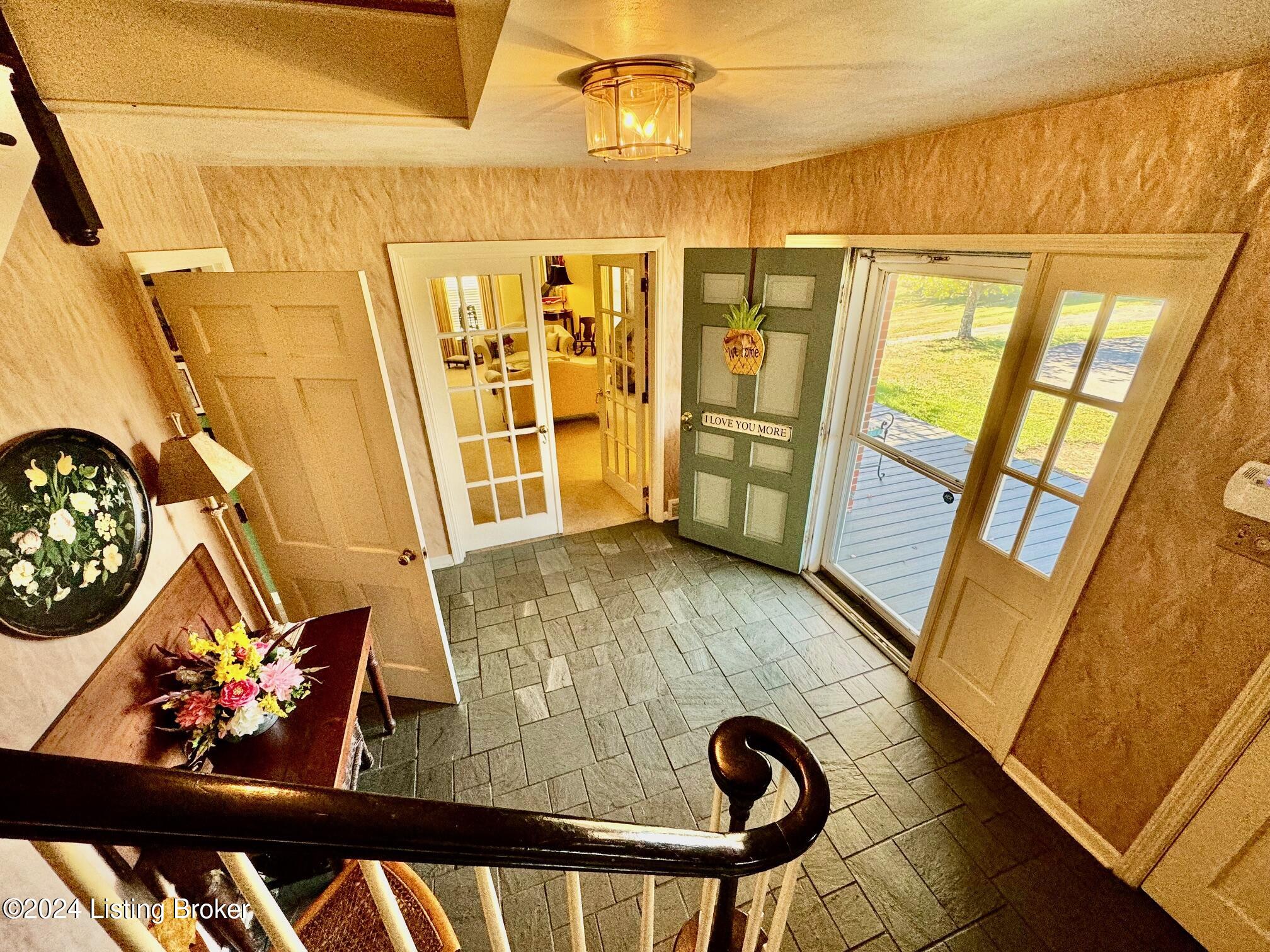 608 Lincoln Park Road Springfield, KY 40069 - Photo 16 of 32 016_Foyer