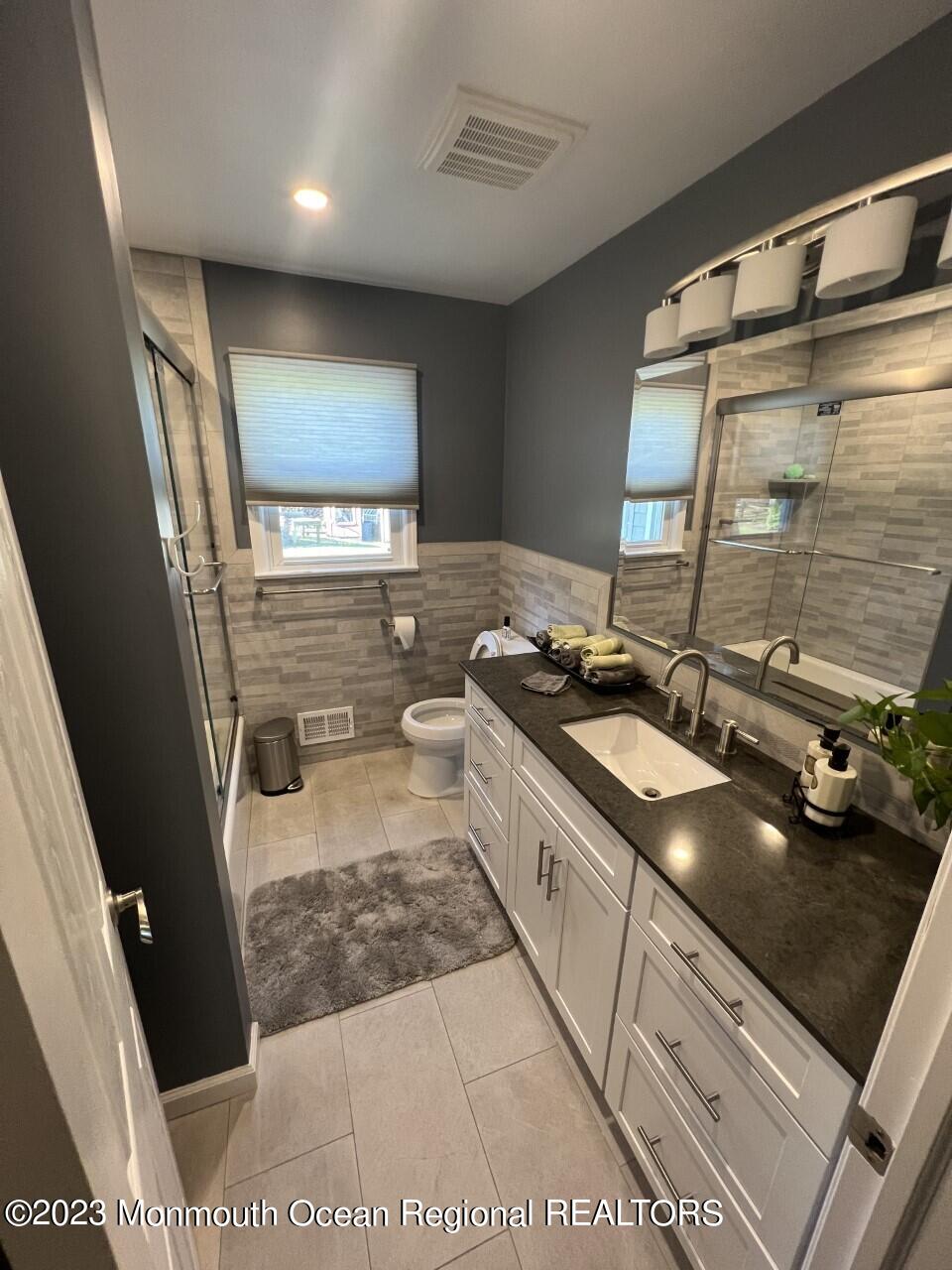 5 Rosedale Terrace Holmdel, NJ 07733 - Photo 12 of 55 One of 2 full baths 1st floor.
