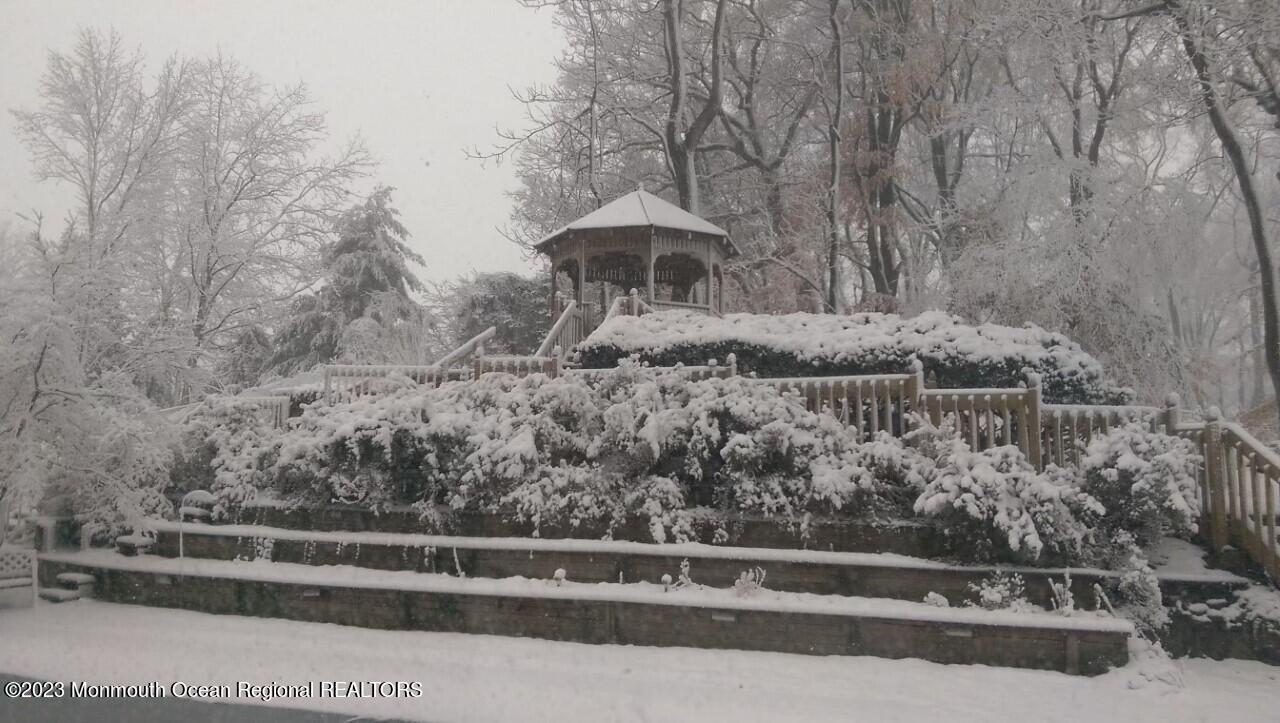 5 Rosedale Terrace Holmdel, NJ 07733 - Photo 5 of 55 Gazibo winter