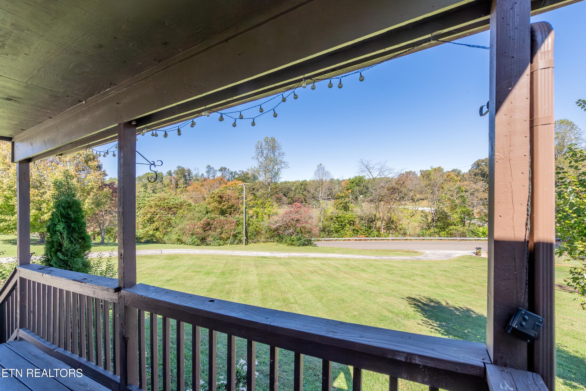 759 Laurel Road Clinton, TN 37716 - Photo 2 of 28 a view of outdoor with green space