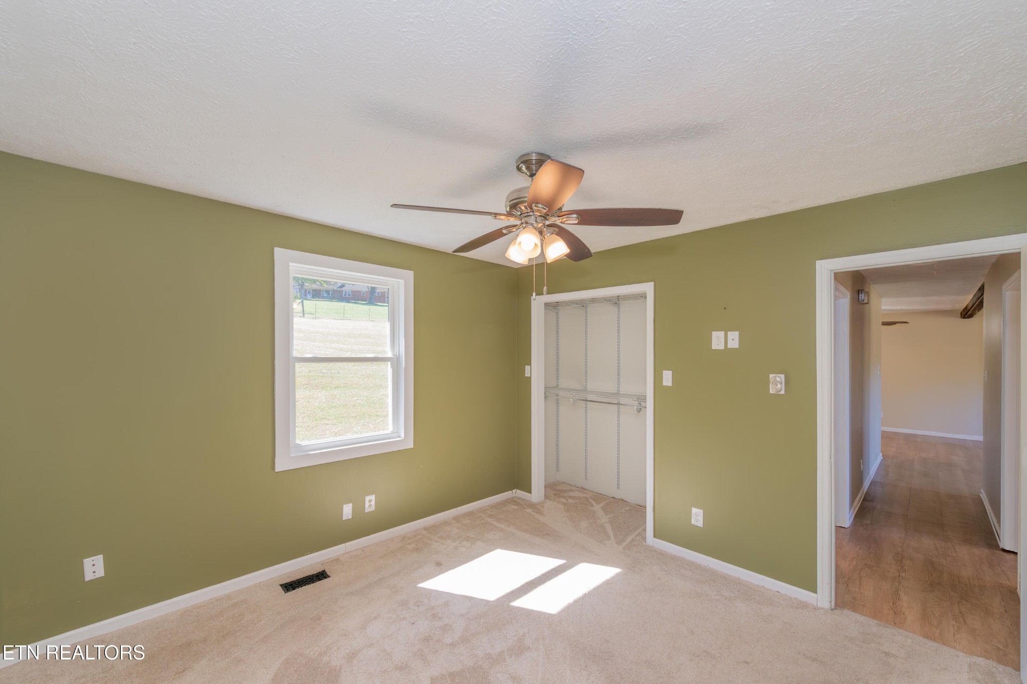 759 Laurel Road Clinton, TN 37716 - Photo 25 of 28 a view of livingroom with window