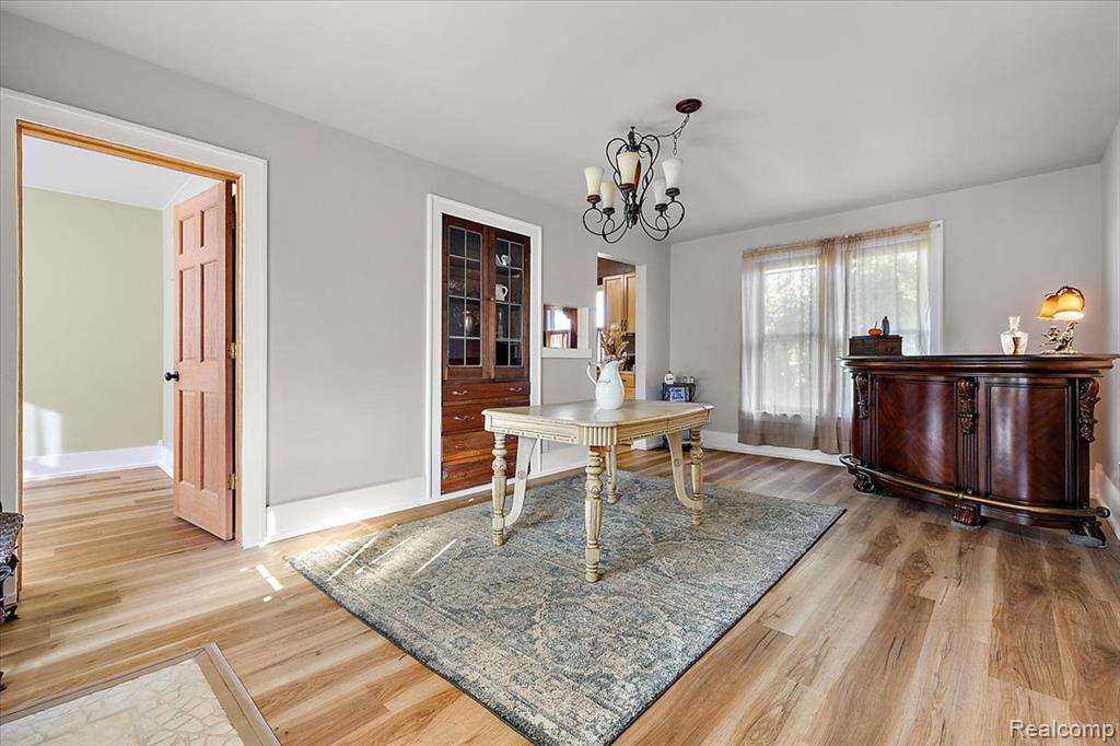 5815 Chicago Road Warren, MI 48092 - Photo 14 of 47