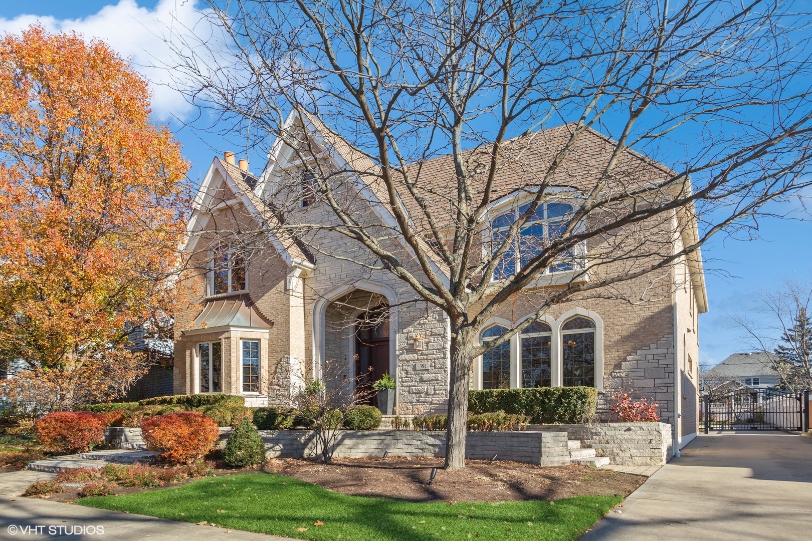 381 Argyle Avenue Elmhurst, IL 60126 - Photo 2 of 63