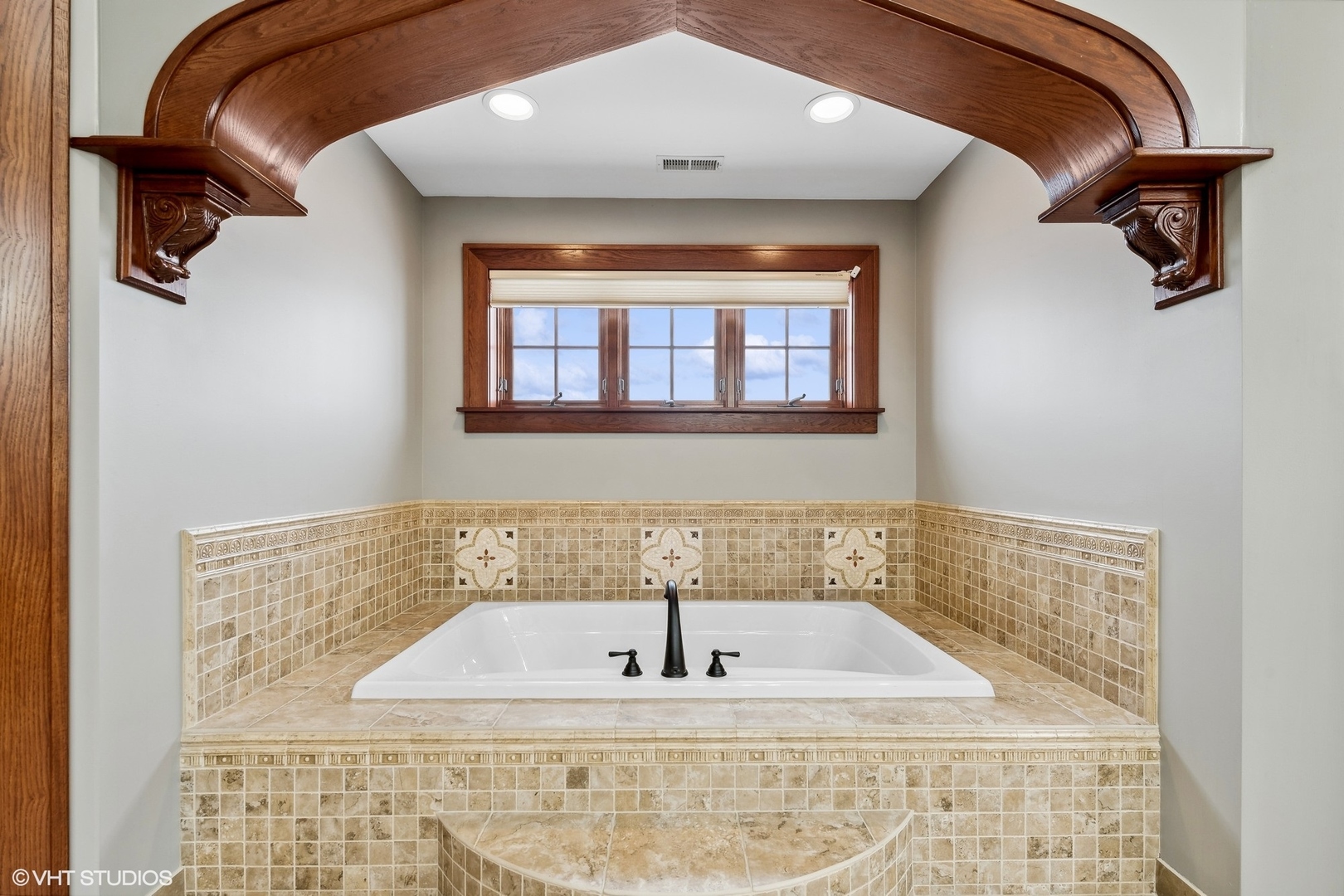 381 Argyle Avenue Elmhurst, IL 60126 - Photo 28 of 63 a bathroom with a shower