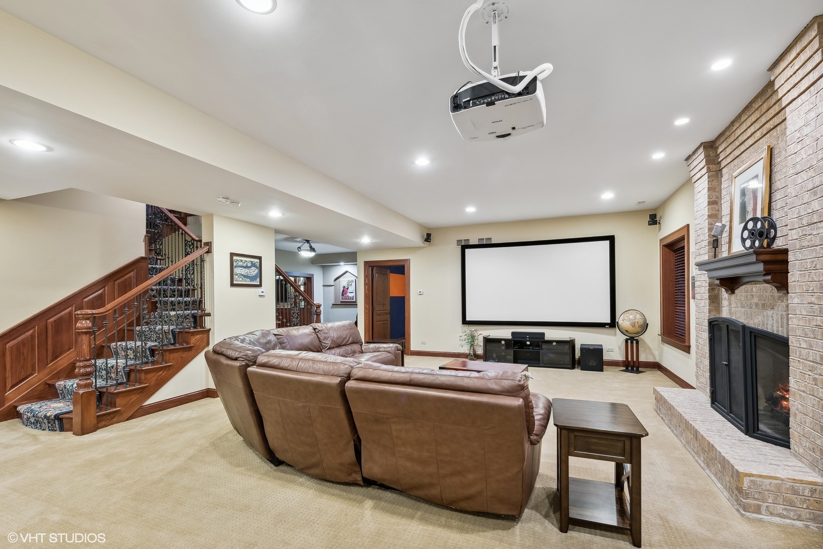 381 Argyle Avenue Elmhurst, IL 60126 - Photo 40 of 63 a living room with furniture and a flat screen tv