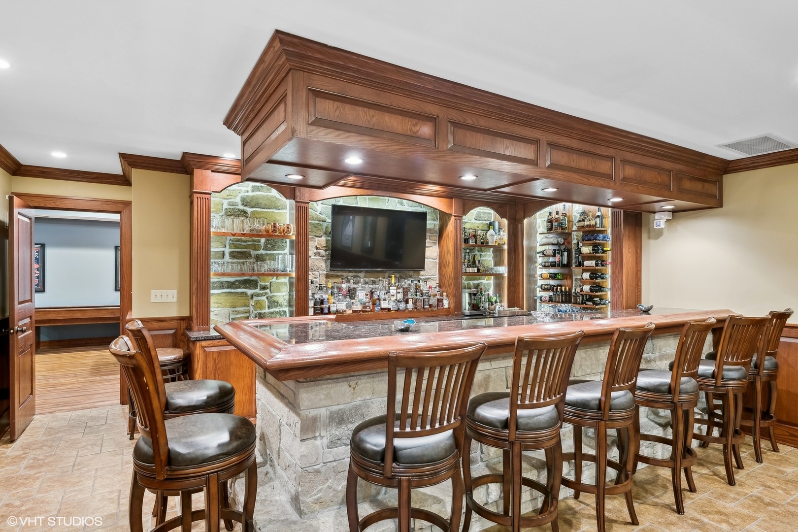 381 Argyle Avenue Elmhurst, IL 60126 - Photo 44 of 63 a dining room with furniture and window