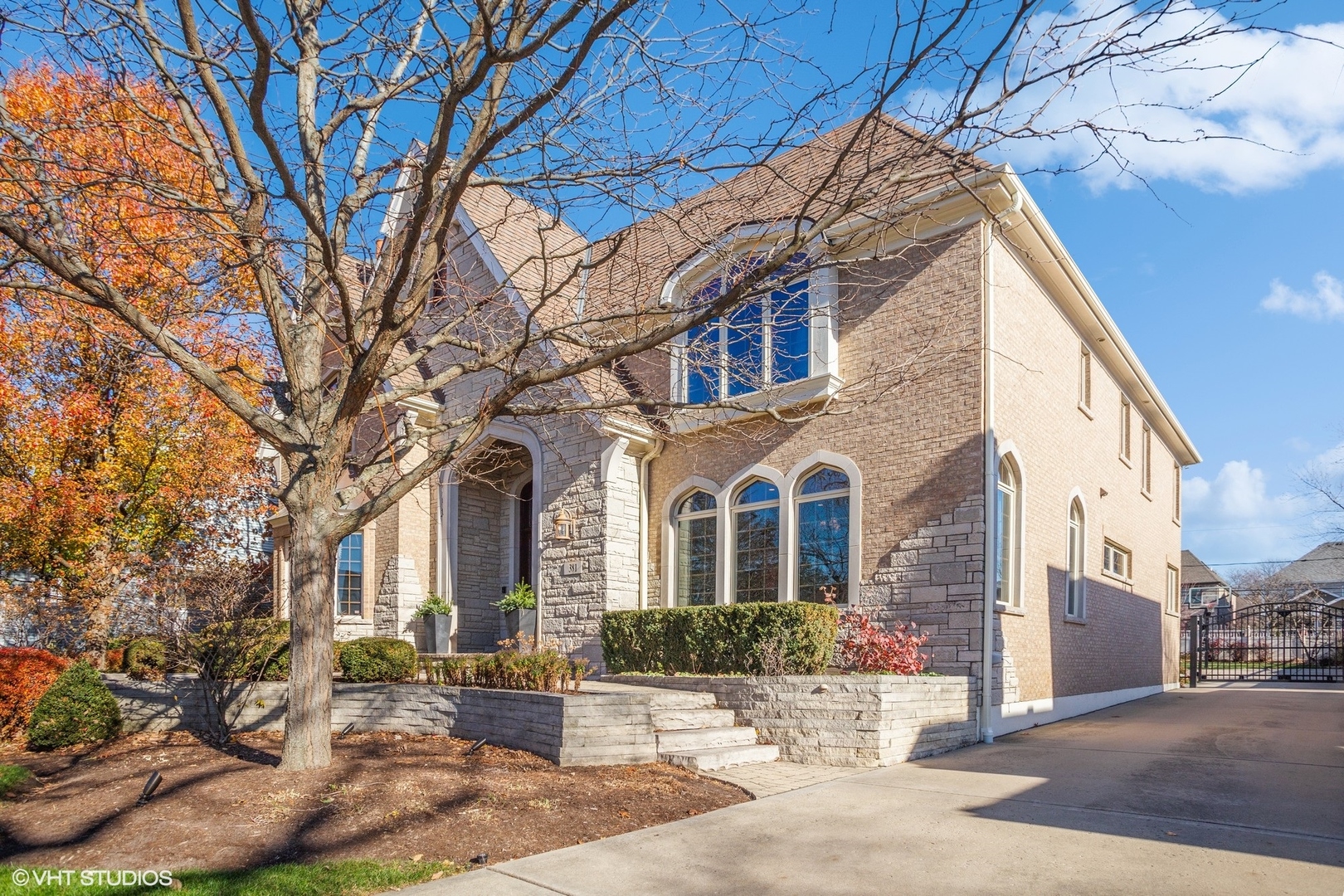 381 Argyle Avenue Elmhurst, IL 60126 - Photo 58 of 63 a front view of a house with a yard