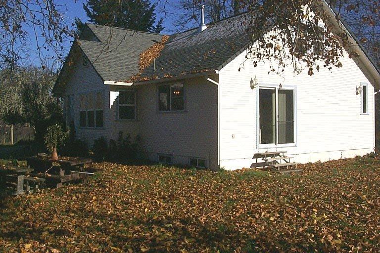 2581 Dick George Road Cave Junction, OR 97523 - Photo 2 of 27 Gallery Image 2