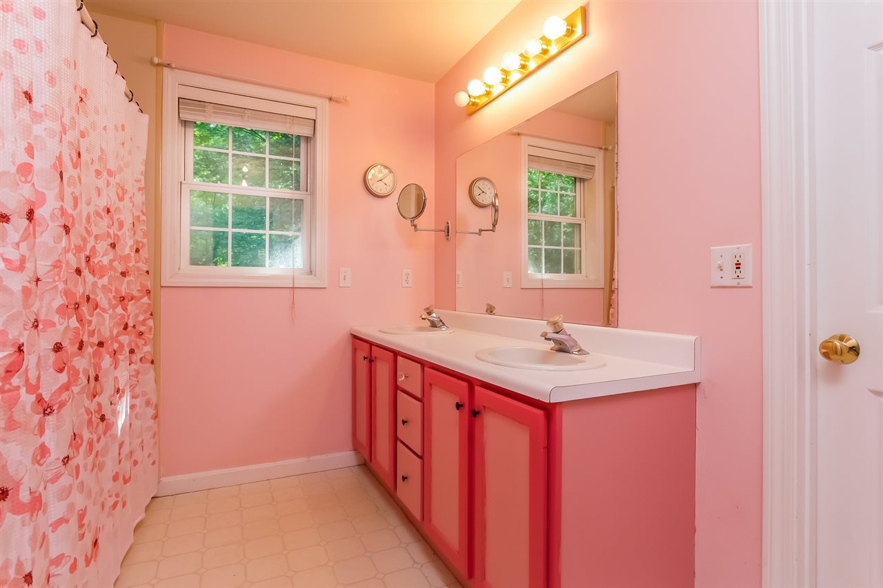 30 Fox Meadow Lane Merrimack, NH 03054 - Photo 32 of 40