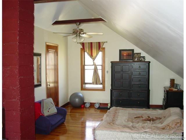 2676 Gerald Avenue Rochester Hills, MI 48307 - Photo 14 of 22