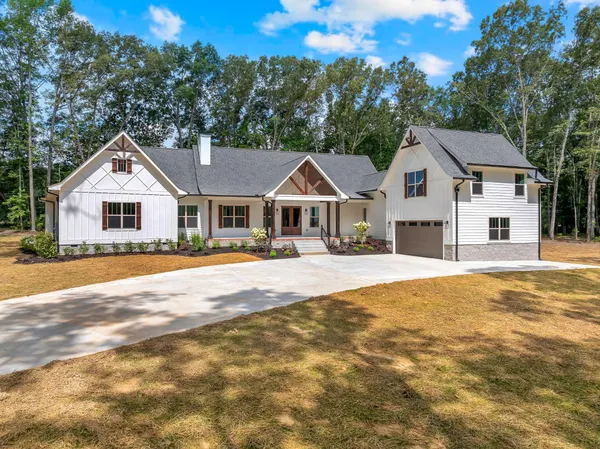 $915,000 | 453 Dogwood Drive, Manchester, TN 37355