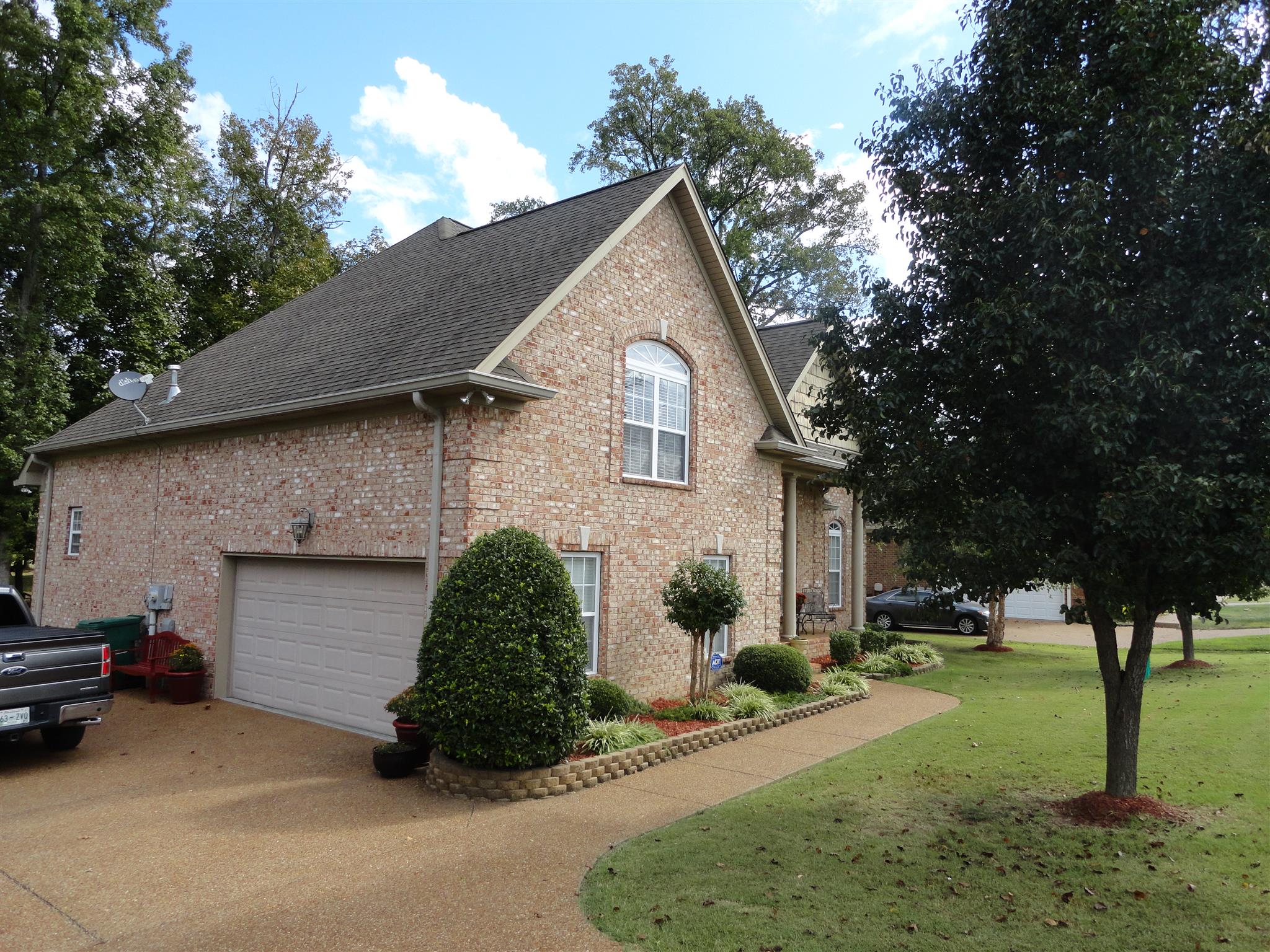716 Heritage Road Lebanon, TN 37087 - Photo 4 of 30 All brick with side entry garage