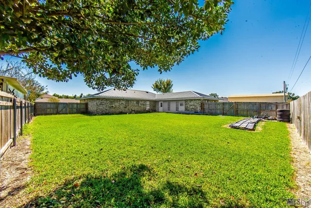 $255,500 | 219 Mary Beth Avenue, Houma, LA 70364