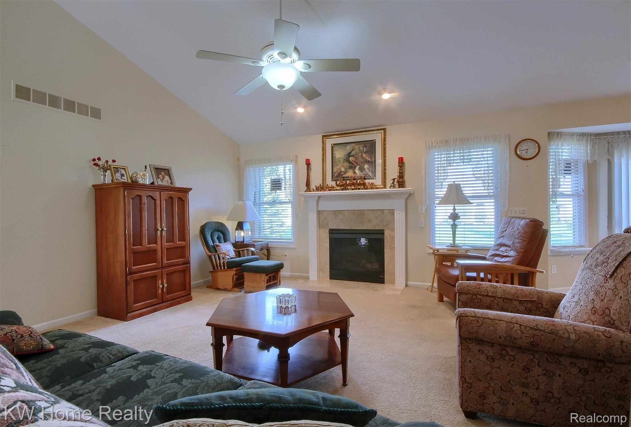 22441 Timber Ridge Court Trenton, MI 48183 - Photo 6 of 29 6-Great Room 2nd View.jpg