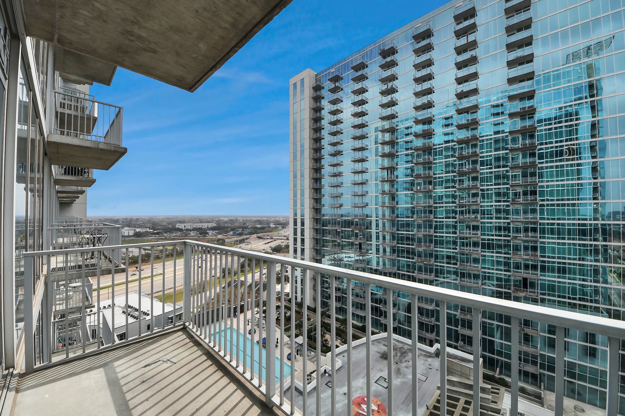 5925 Almeda Road, Unit 11616 Houston, TX 77004 - Photo 15 of 39 a view of balcony with staircase
