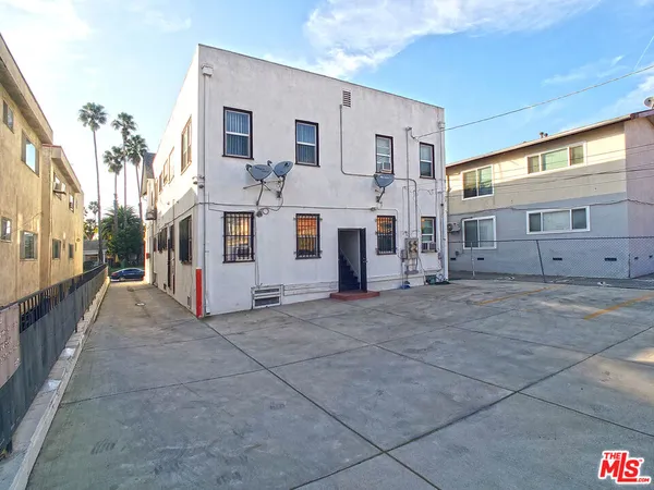 $2,700 | 336 South Wilton Place, Unit 336 1/2, Los Angeles, CA 90020
