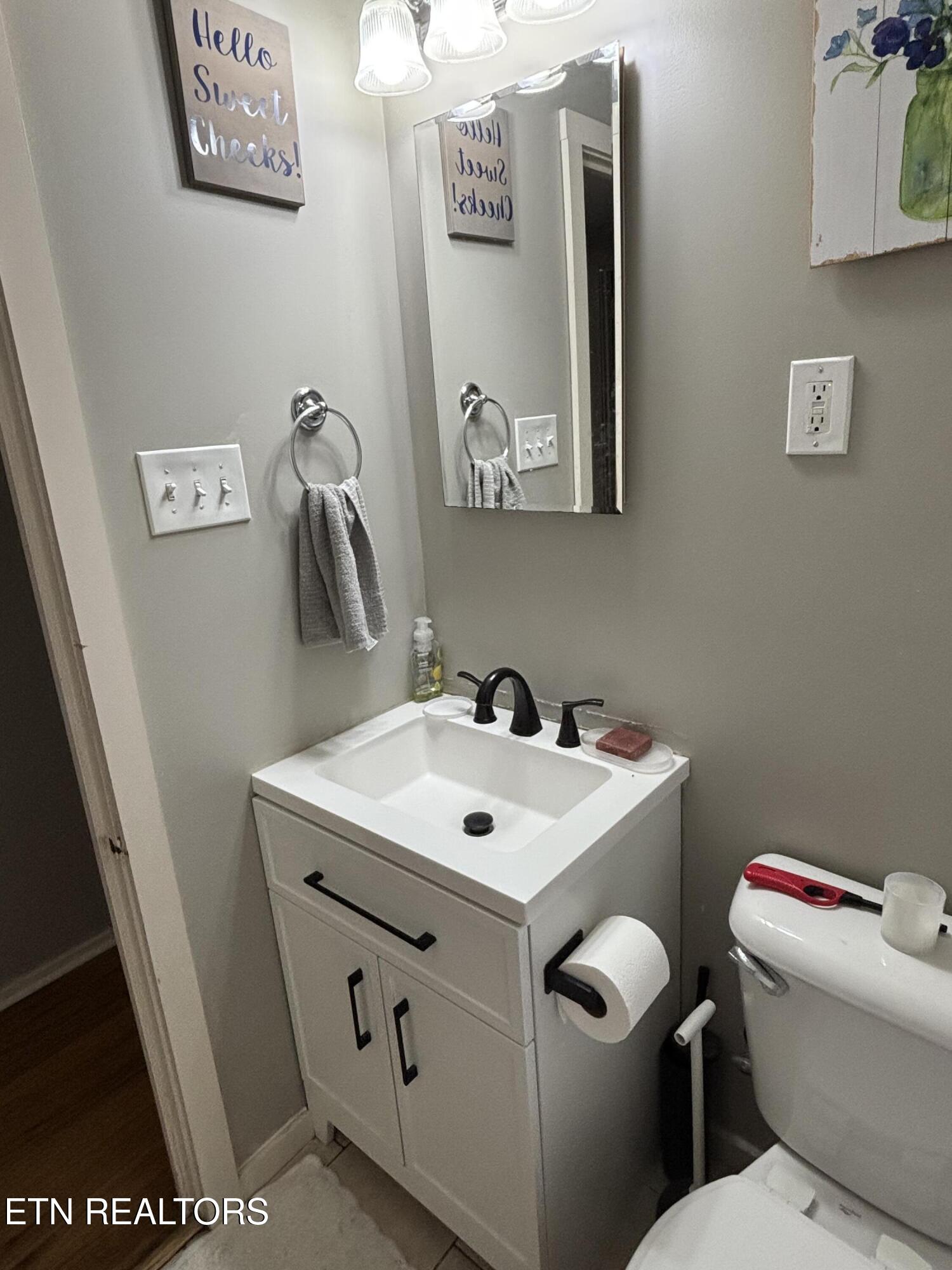 107 Porter Road Oak Ridge, TN 37830 - Photo 10 of 23 Remodeled Bath
