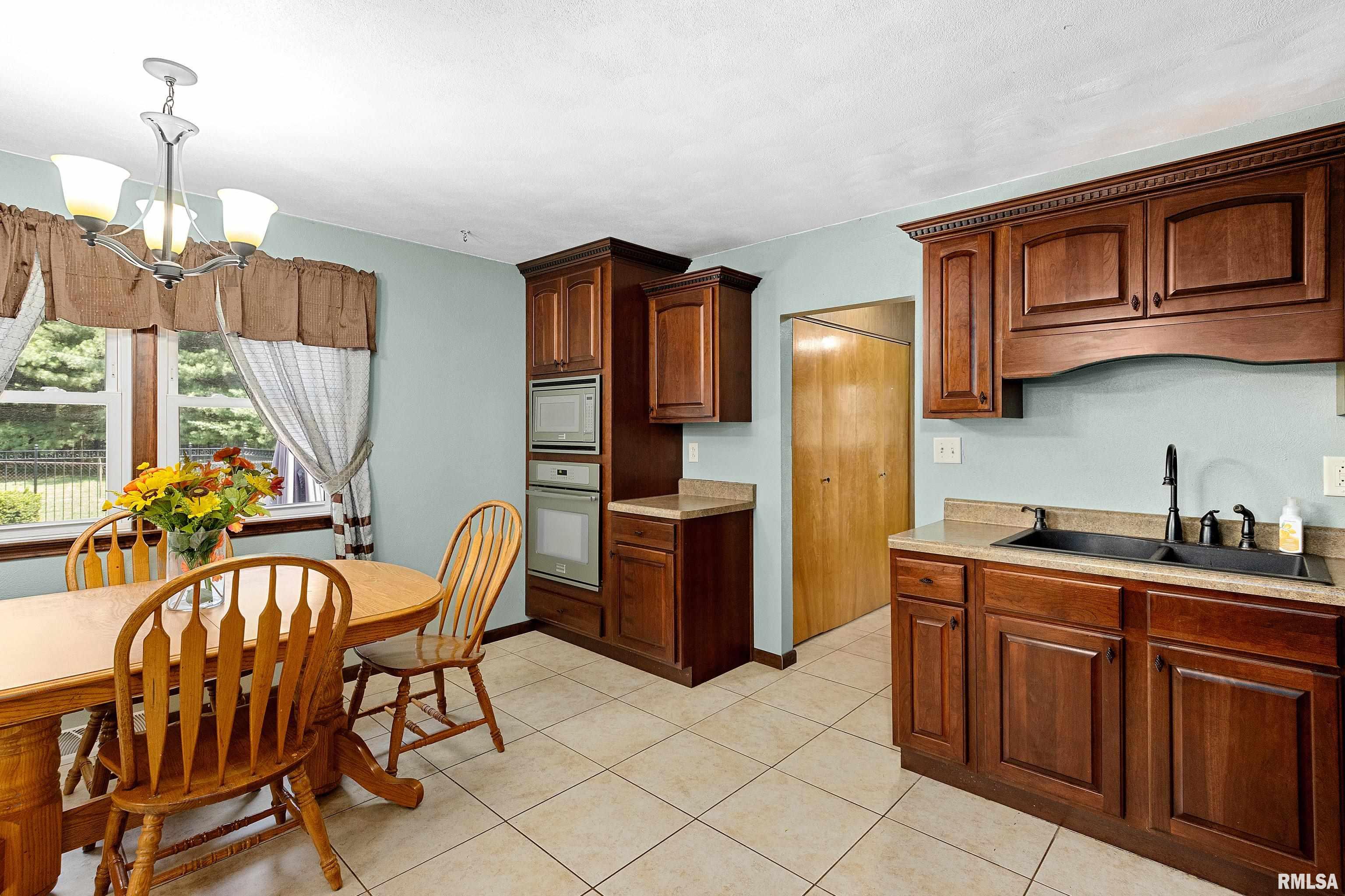 2100 California Road Pekin, IL 61554 - Photo 20 of 54 Gallery Image 20