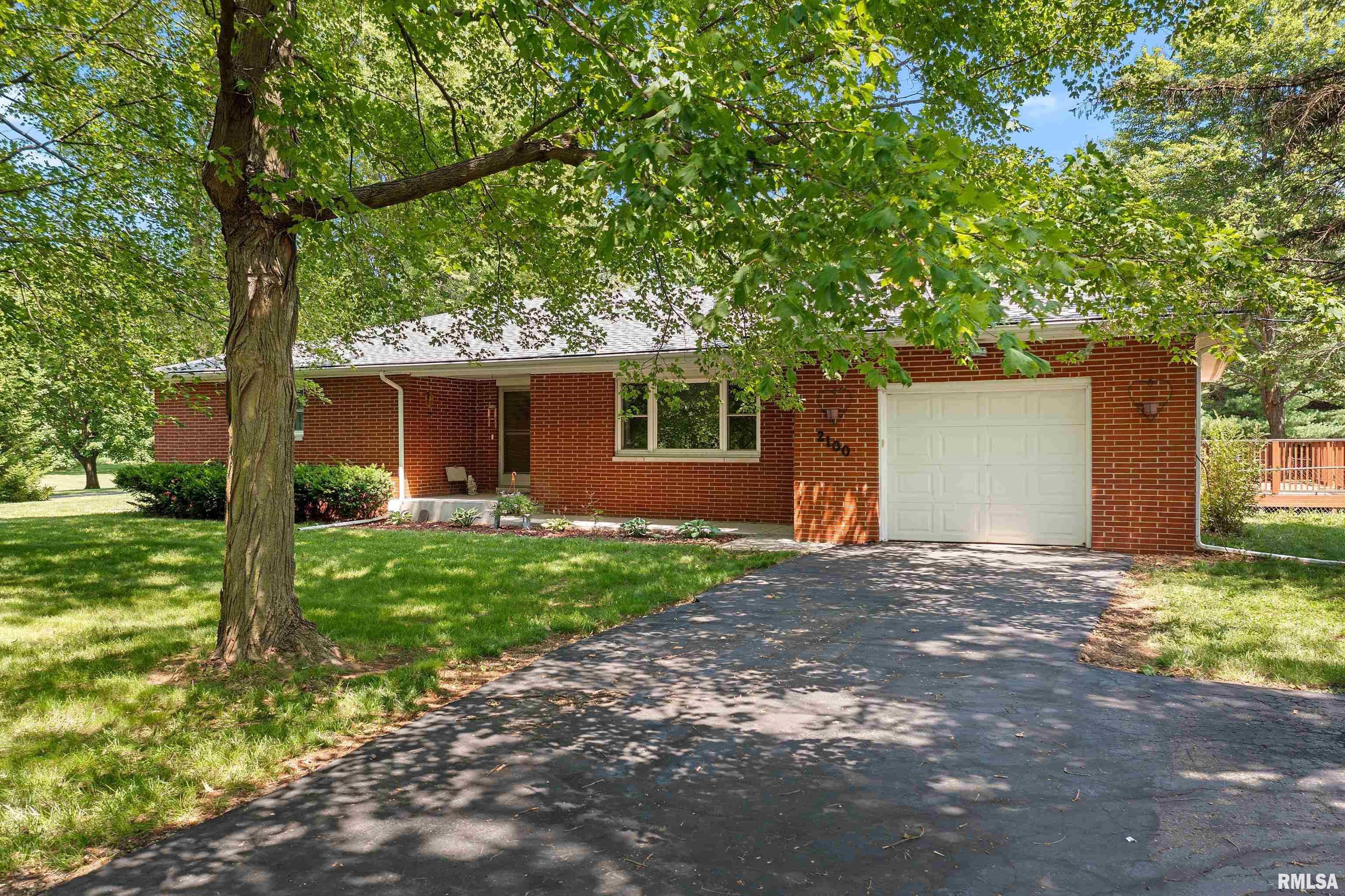 2100 California Road Pekin, IL 61554 - Photo 2 of 54 Gallery Image 2