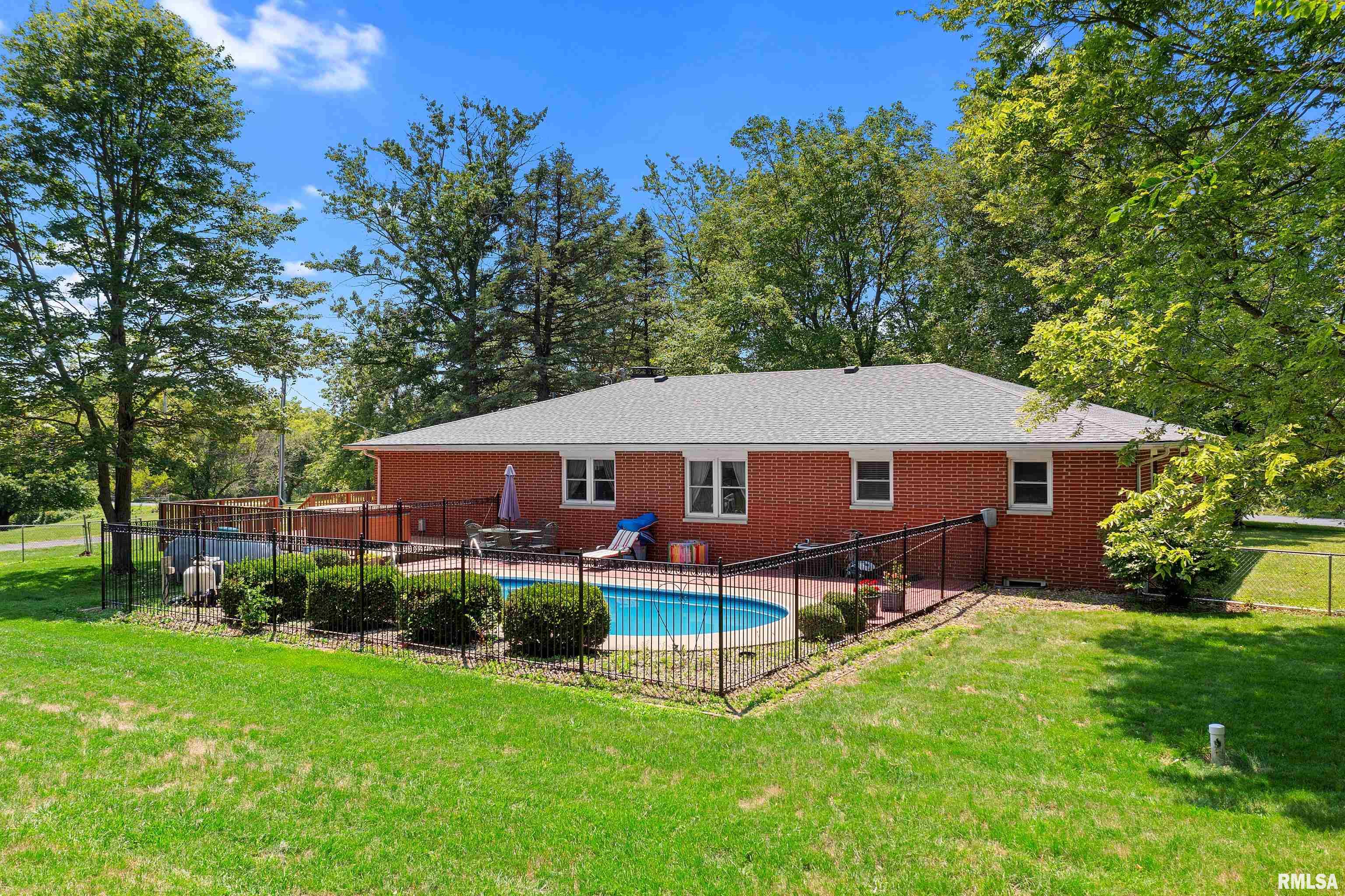 2100 California Road Pekin, IL 61554 - Photo 3 of 54 Gallery Image 3