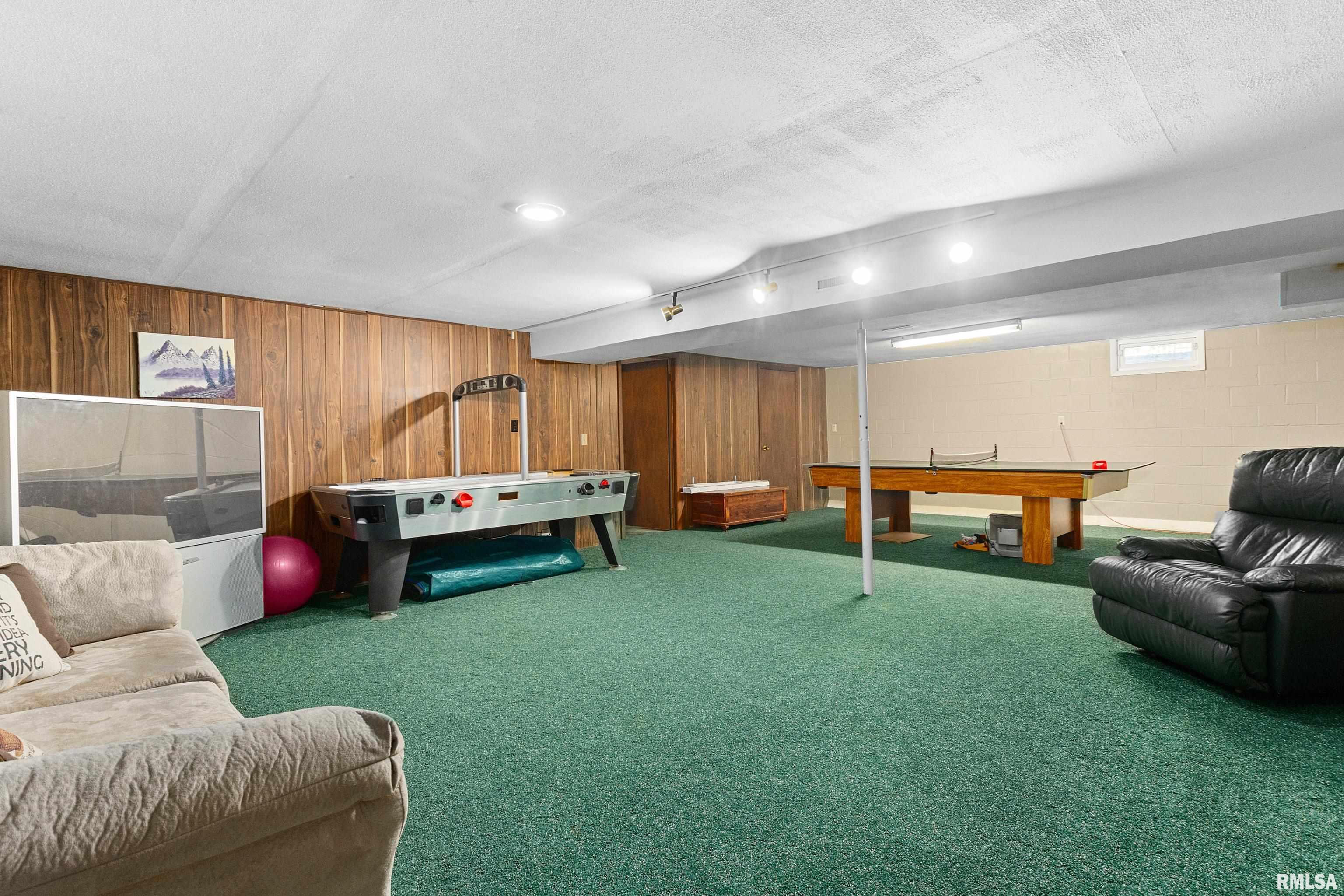 2100 California Road Pekin, IL 61554 - Photo 39 of 54 Gallery Image 39