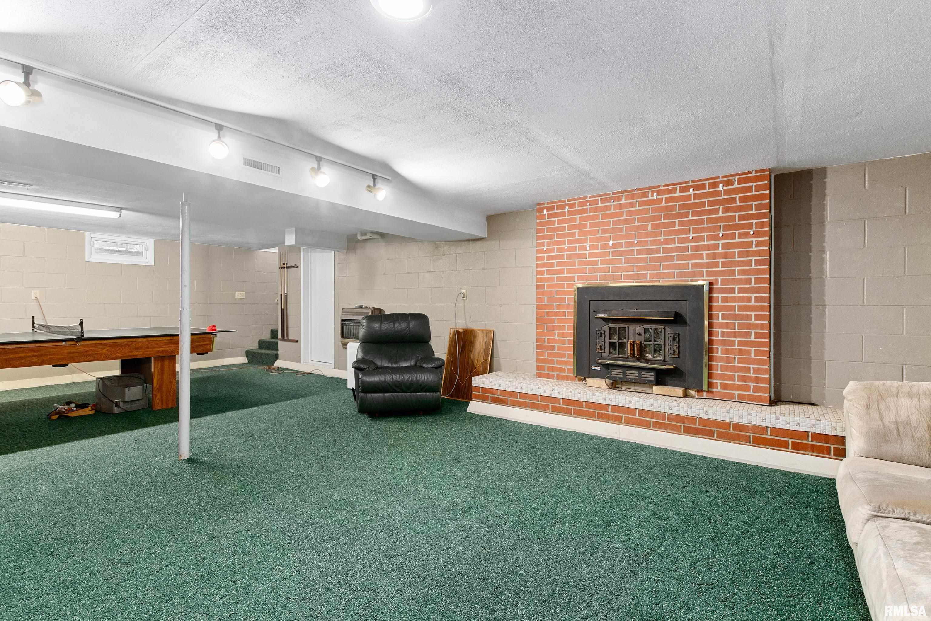 2100 California Road Pekin, IL 61554 - Photo 40 of 54 Gallery Image 40