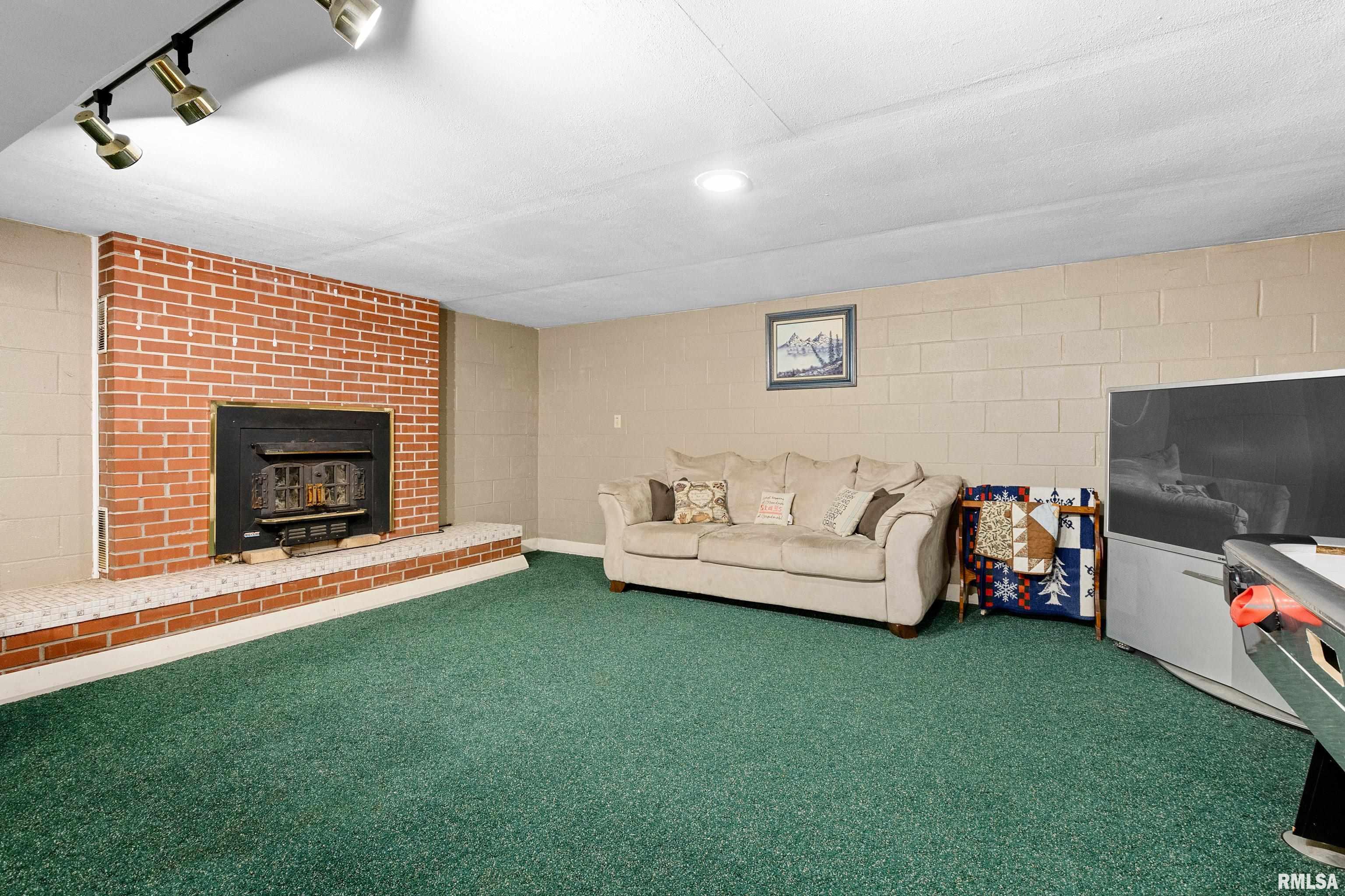 2100 California Road Pekin, IL 61554 - Photo 42 of 54 Gallery Image 42
