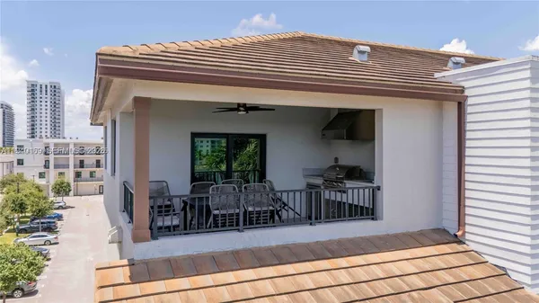 a house view with a outdoor space