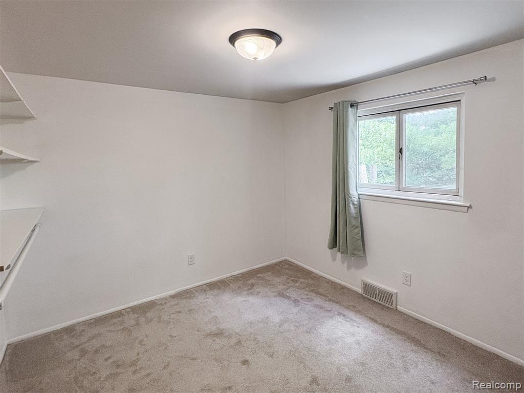 19581 Silver-Spring Street Southfield, MI 48076 - Photo 26 of 40 Gallery Image 26